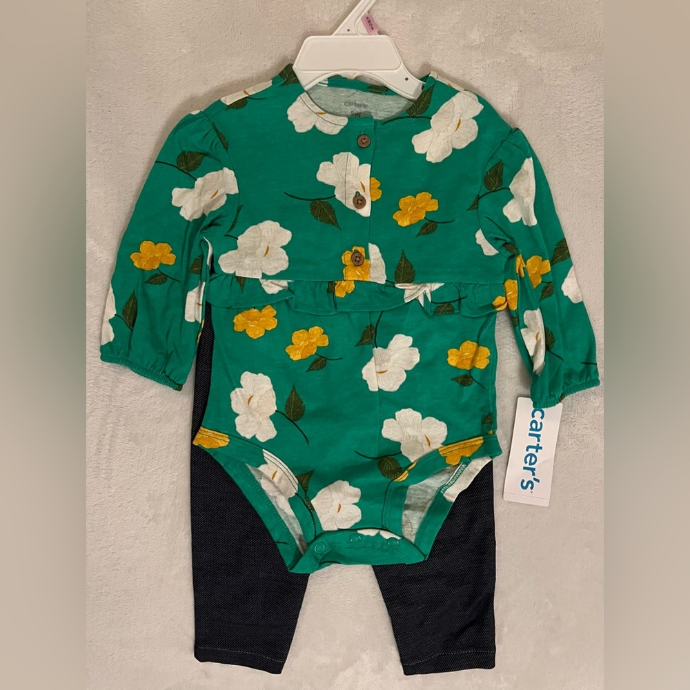 NWT - Carter’s Baby Girl 2PC Outfit (Green floral) - Size 9 Months